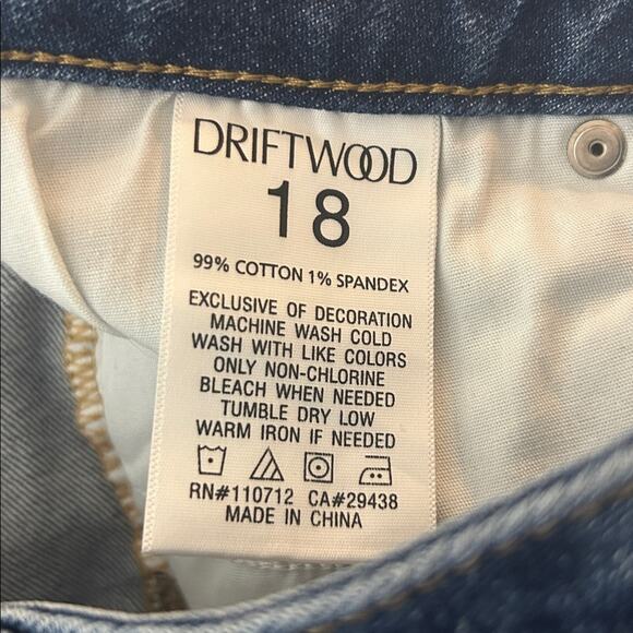 EUC Driftwood Jeans Colette Embroidered Crop Straight Jean in Prairie - Picture 15 of 15